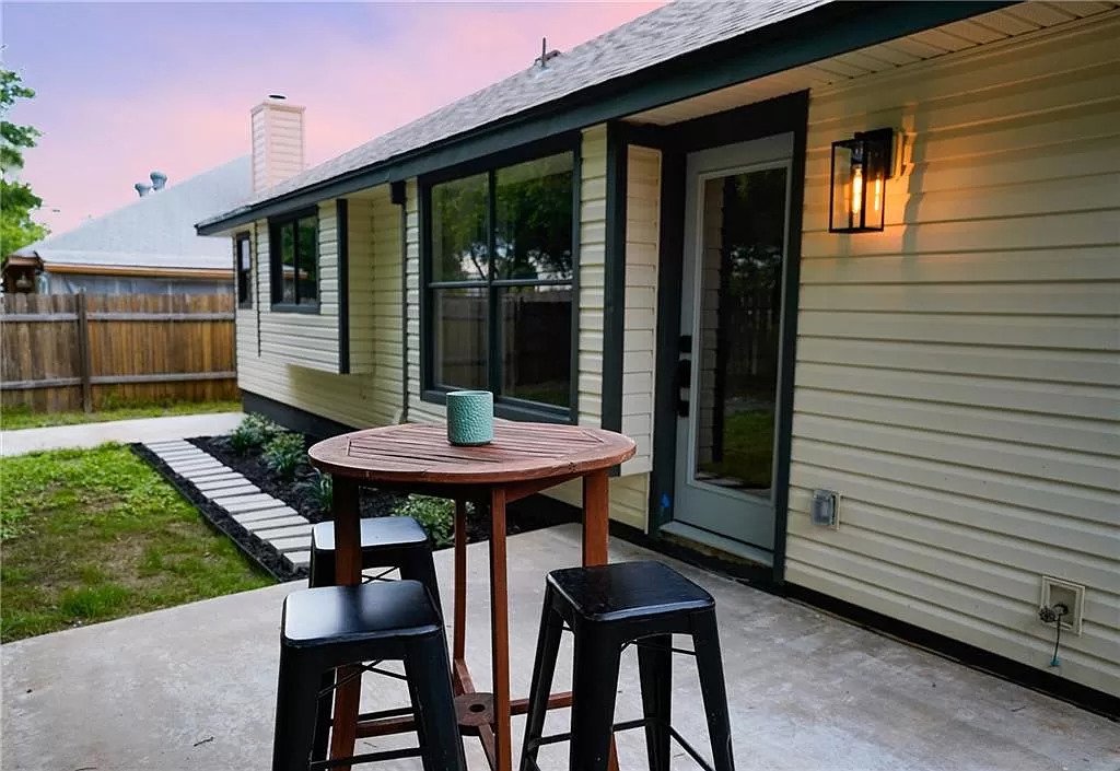 Exterior paint and dining area